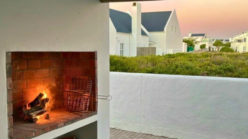 Dwarskersbos Accommodation - Fijnbos Holiday House - Braai