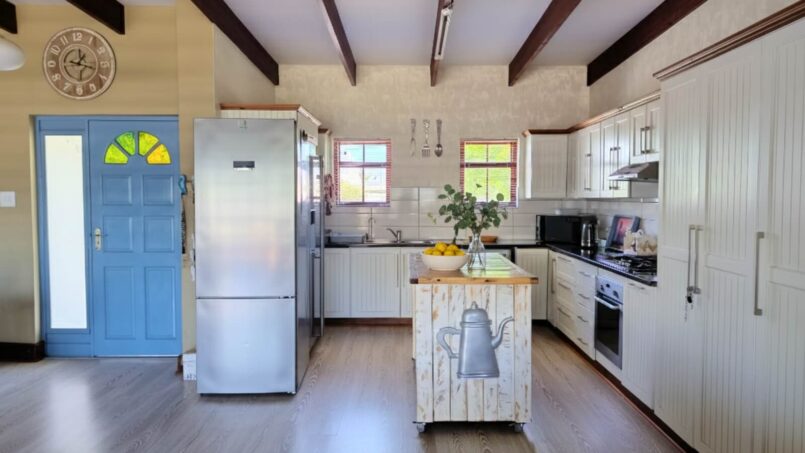 Dwarskersbos Accommodation - Bittersoet Holiday House - Kitchen