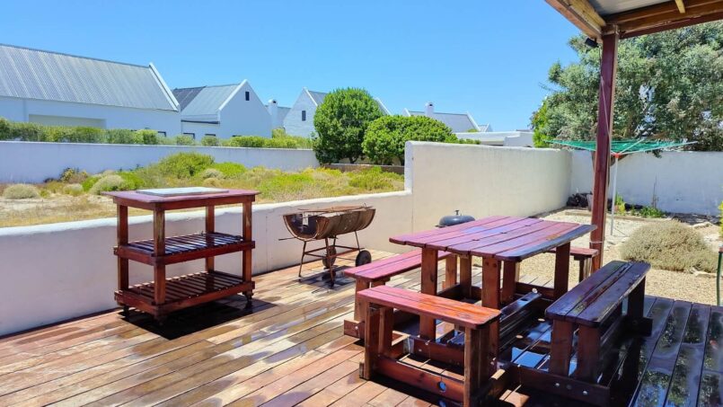 Dwarskersbos Accommodation - Bittersoet Holiday House - Patio and out door braai