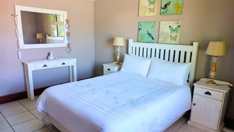 Dwarskersbos Accommodation - Bittersoet Holiday House - Main Bedroom