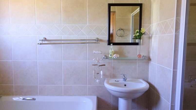Dwarskersbos Accommodation - Bittersoet Holiday House - En-Suite Bathroom