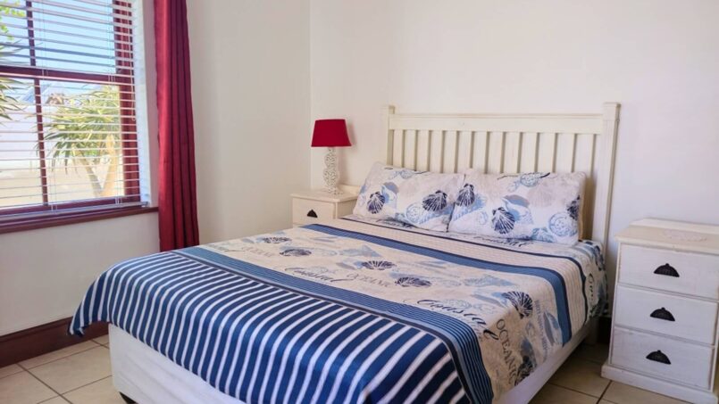 Dwarskersbos Accommodation - Bittersoet Holiday House - Guest Bedroom