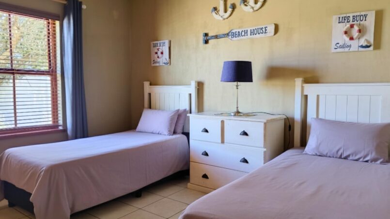 Dwarskersbos Accommodation - Bittersoet Holiday House - Guest Bedroom