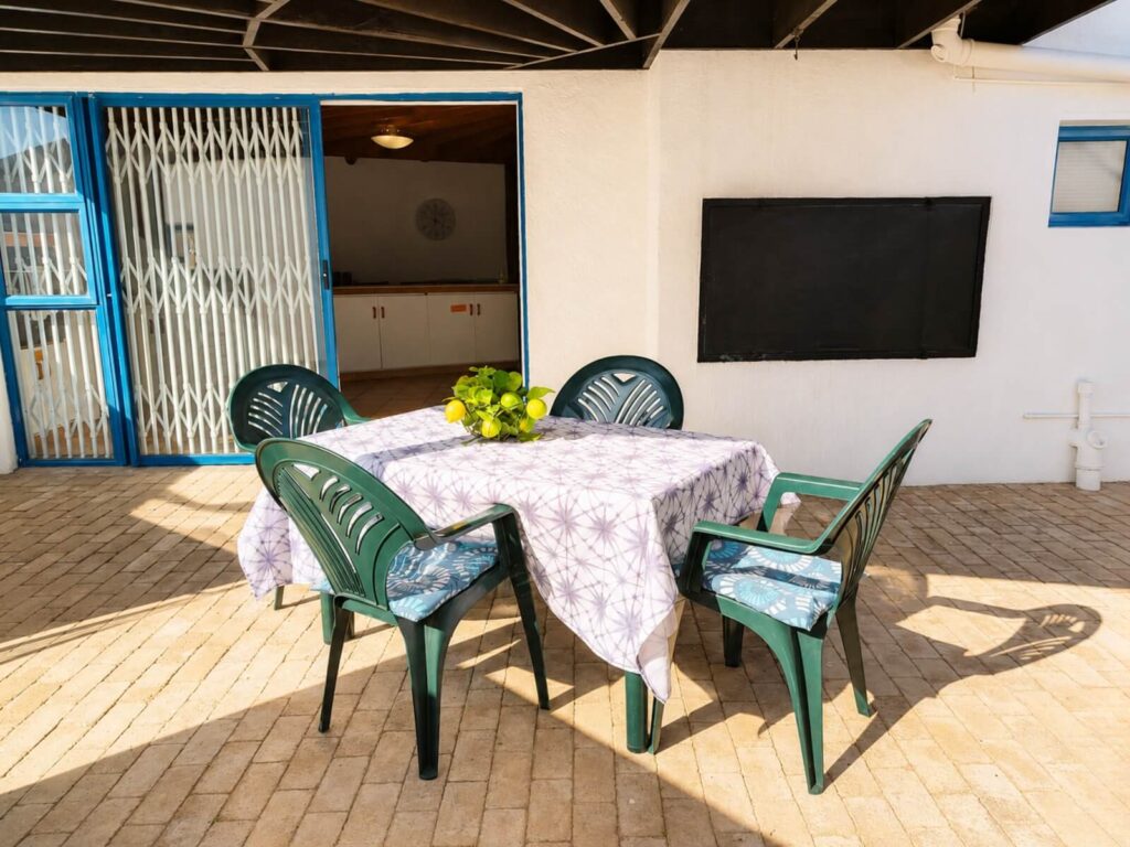Accommodation in Dwarskersbos - Slakkepas 61 - Braai and outdoor seating