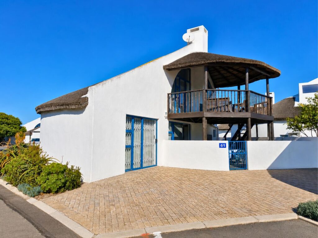 Accommodation in Dwarskersbos - Slakkepas 61 - House with enclosed yard