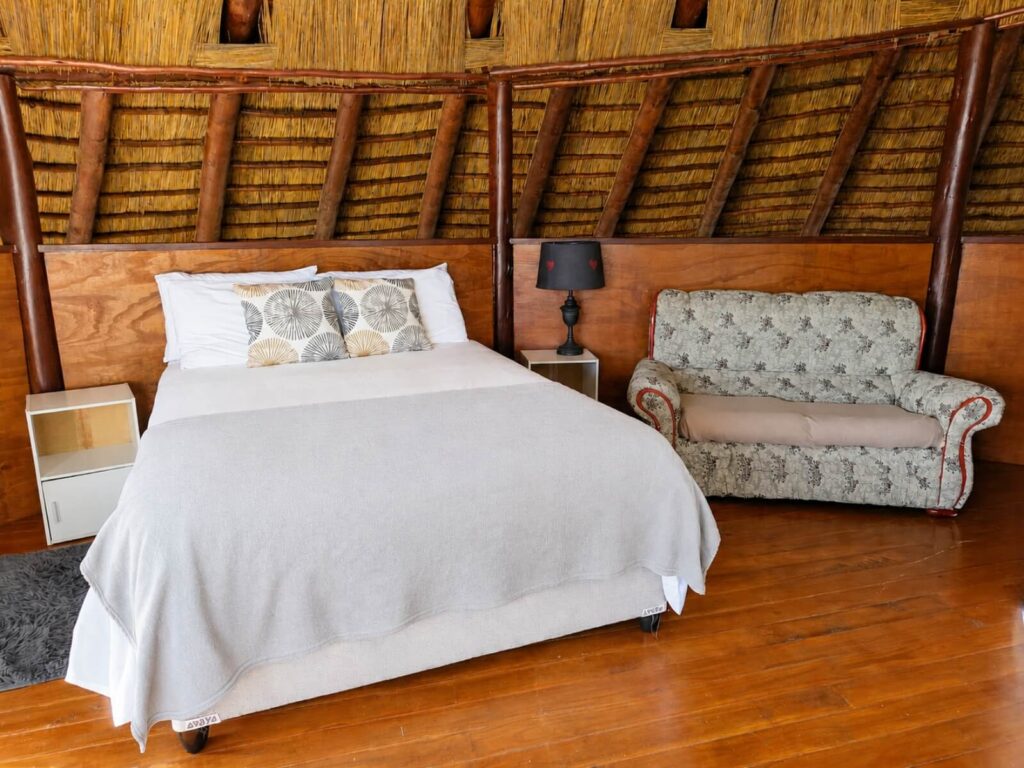 Accommodation in Dwarskersbos - Slakkepas 61 - Loft bedroom