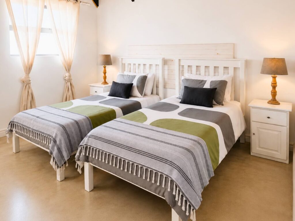 Dwarskersbos Accommodation - Noordewind - Beachfront Holiday Accommodation - Guest bedroom